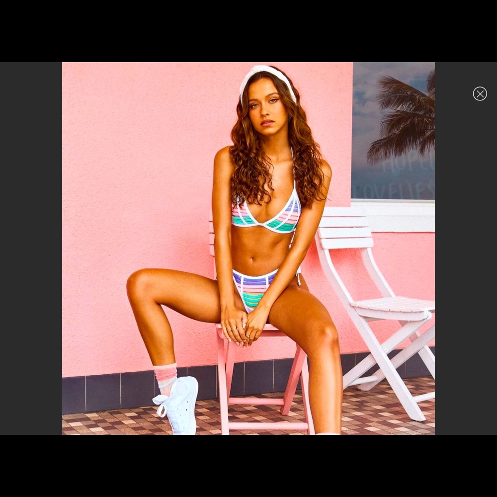 Beach Bunny 🐰 Hard Summer Retro ‘90s Bikini